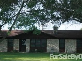 1300 W Jackson St, Bartlett, TX 76511