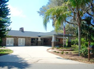 100 Magnolia Ln, Eustis, FL 32726