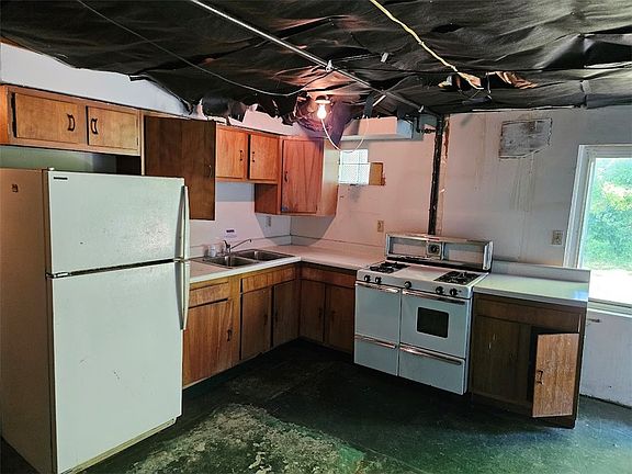 4th image of 901 2nd St