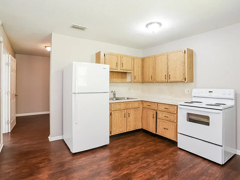6812 Hawkins Ct — Photo 7