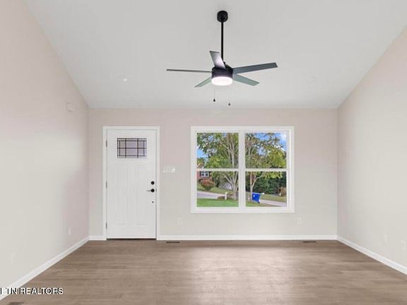 5th image of 111 Smoky View Ln