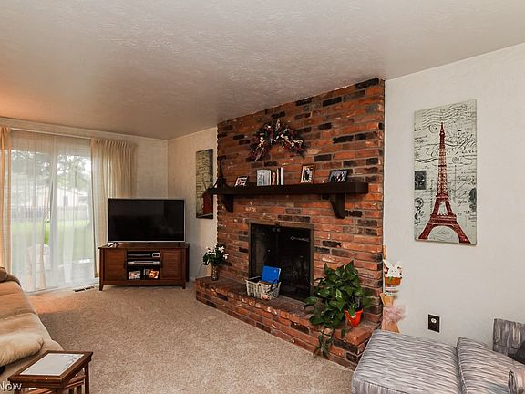 3rd image of 8374 Barton Dr