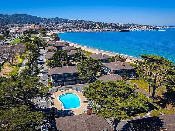 2nd image of 37 La Playa St