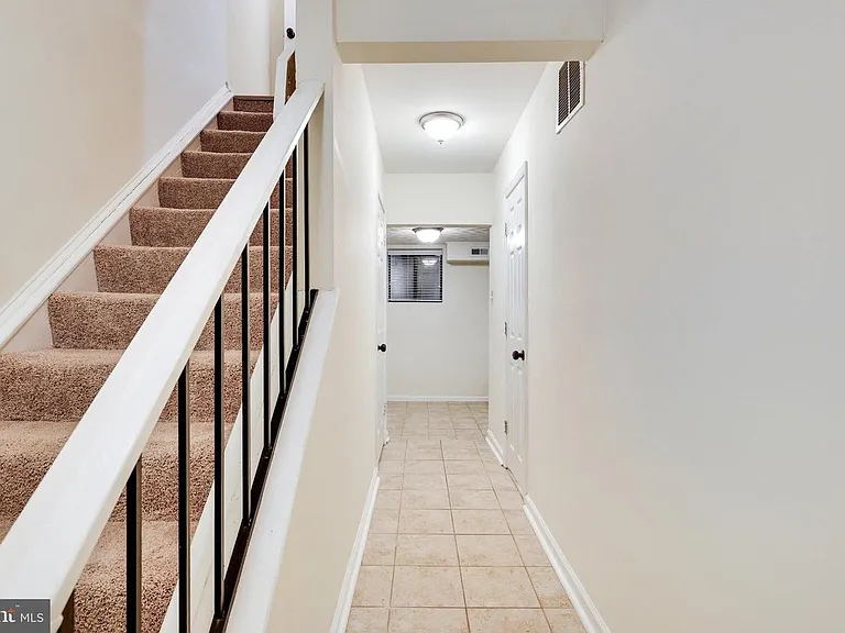 2373 Emerald Heights Ct — Photo 7