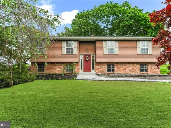 128 Westview Dr, Lincoln University, PA 19352