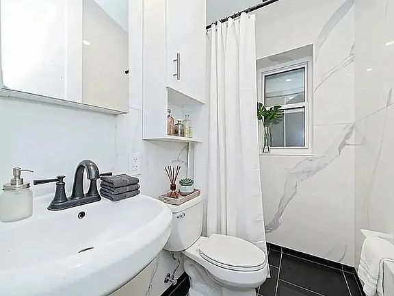 5th image of 244 W 22nd St APT 1C