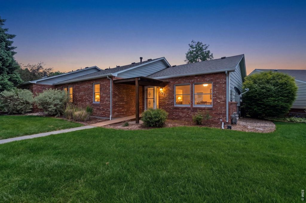 4262 Pin Oak Dr