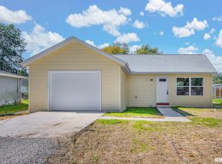 215 Baylor St, East Peoria, IL 61611