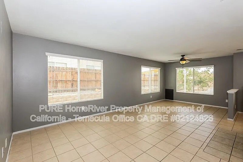 5 bed, 2.0 bath, 1605 sqft, $2,295 — Photo 3