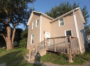 818 Charlotte St, Davenport, IA