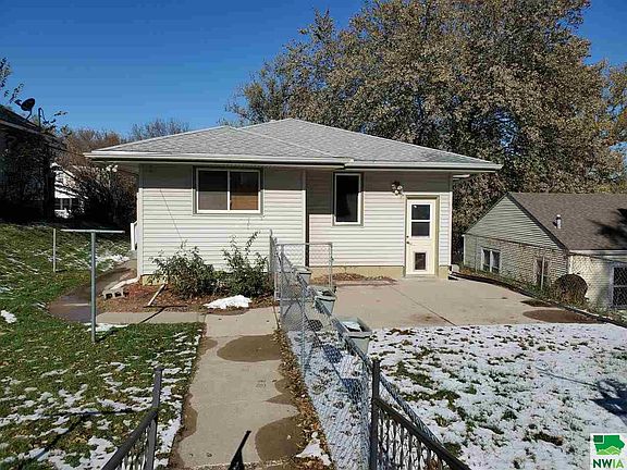 2nd image of 1402 28th St