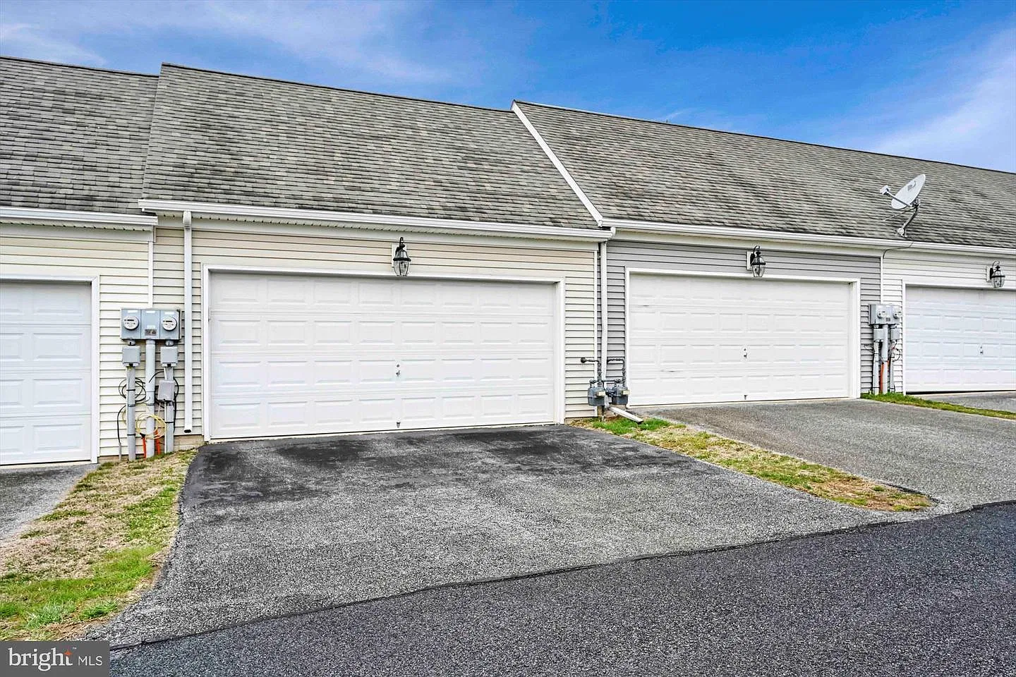 2 bed, 1.5 bath, 1360 sqft, $1,865 — Photo 2