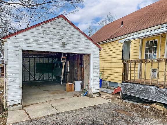4th image of 21 N Wright Ave