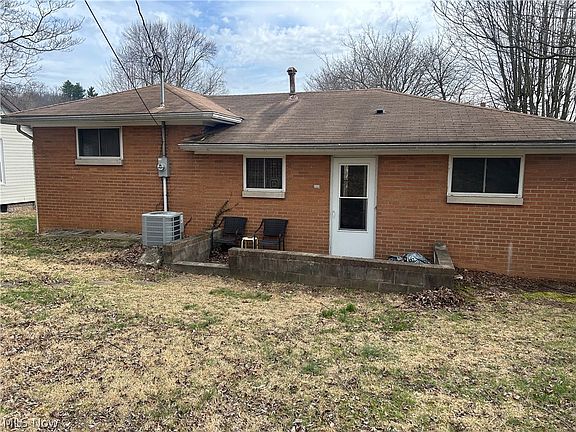 4th image of 1618 Adams St