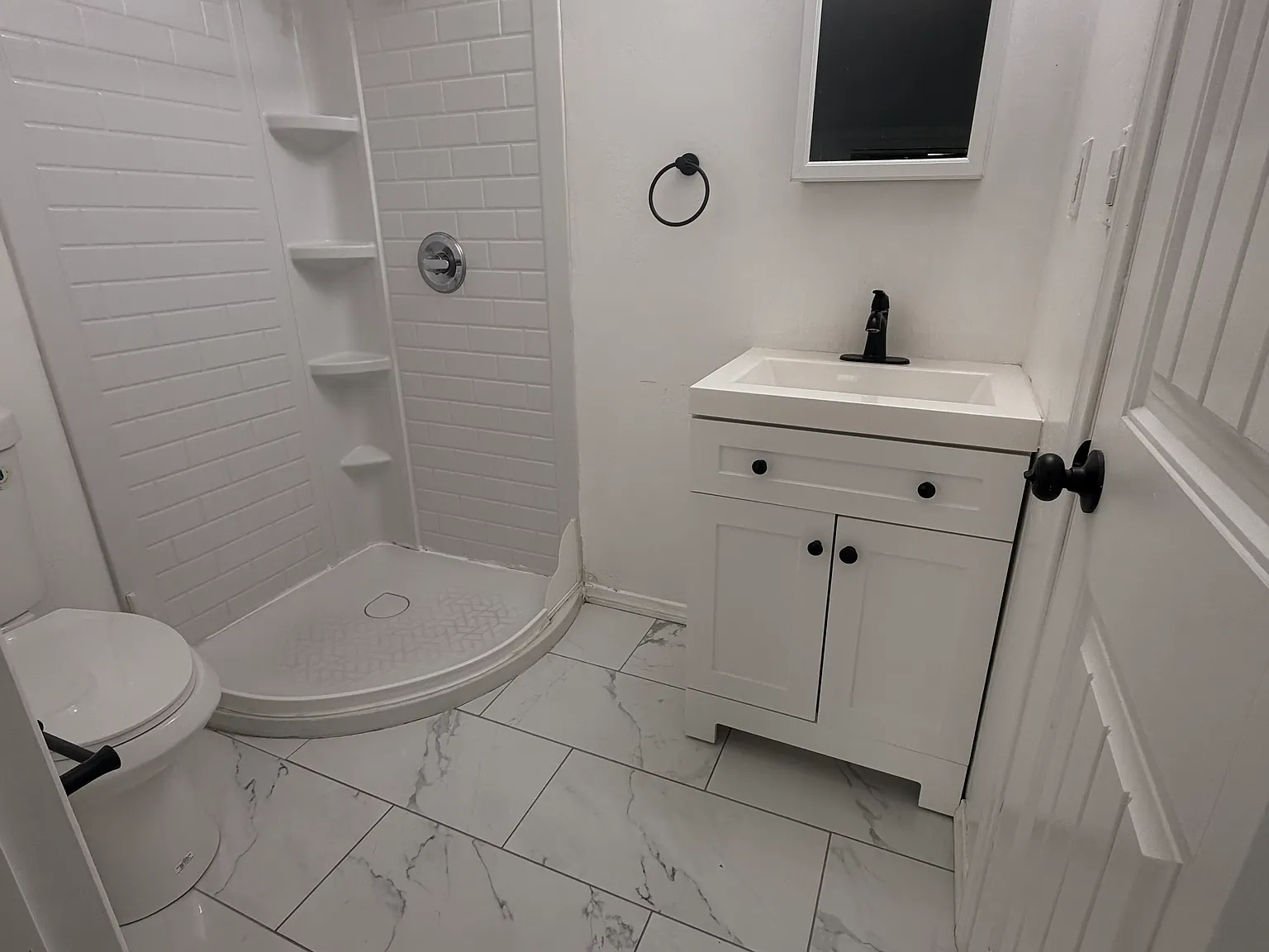 4 bed, 2.5 bath, 1094 sqft, $1,550 — Photo 2