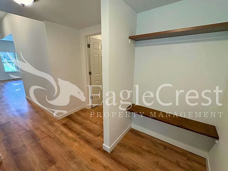 810 E Sumach St — Photo 11