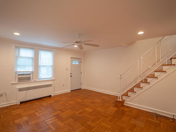 3rd image of 5935 Jannette St