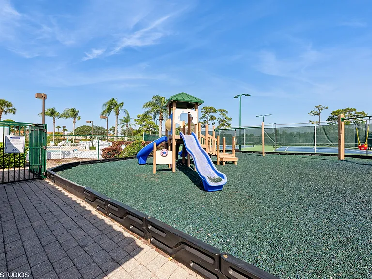 805 Harbour Pointe Way #805 — Photo 22