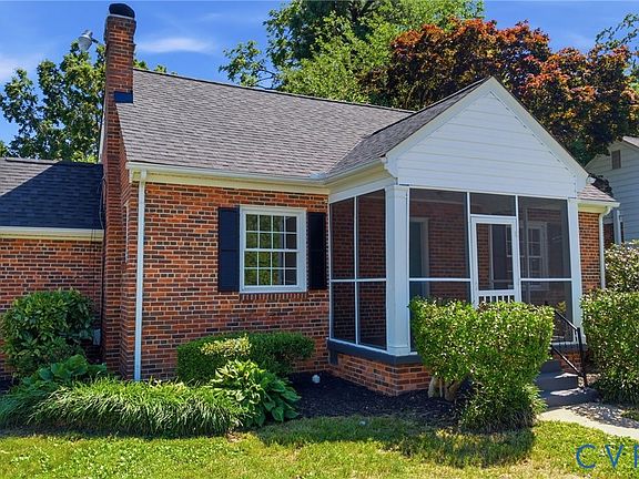 3rd image of 2109 Oakwood Ln