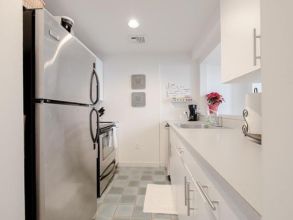 4th image of 313 Vine St APT 506