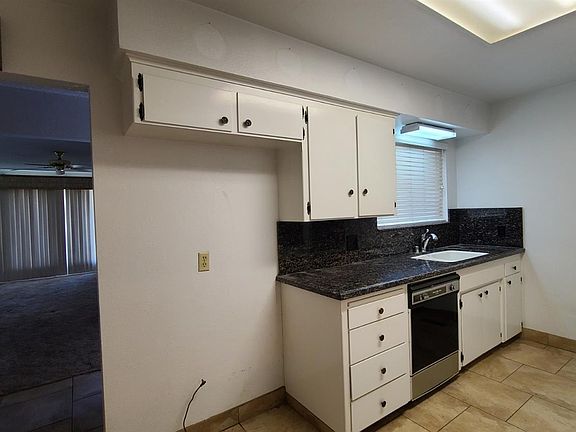 5th image of 503 W San Gabriel Ave