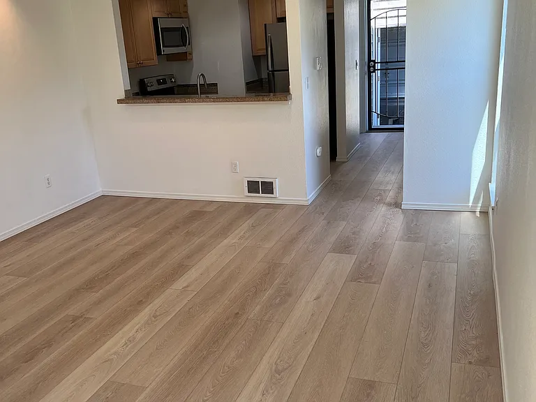 966 28th St NE — Photo 6