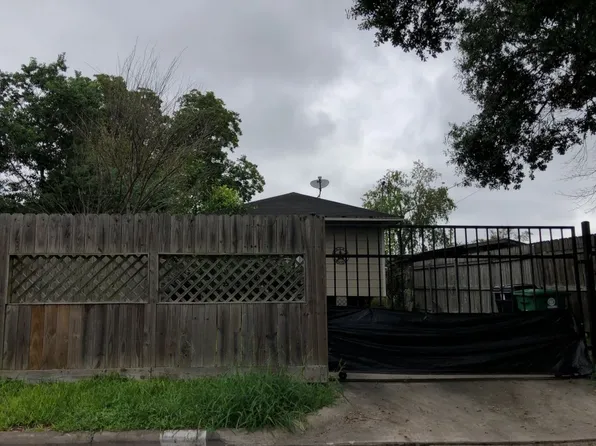 1417 E 31st St, Houston, TX 77022