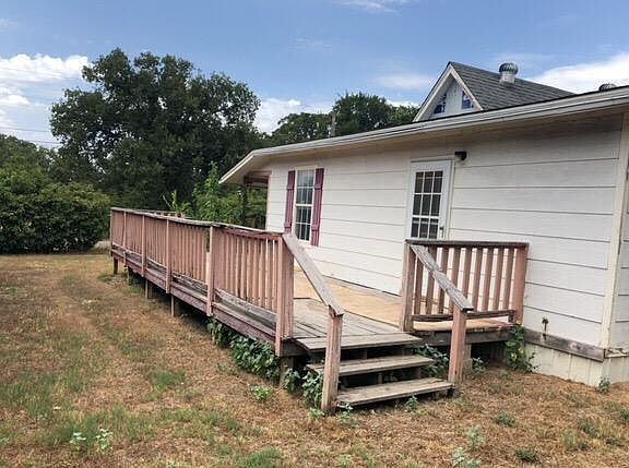 4th image of 521 SW 22nd St