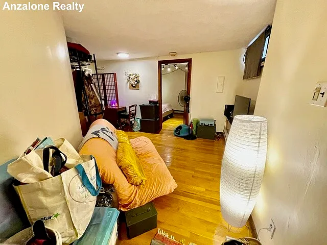 8 Margaret St #3 — Photo 4