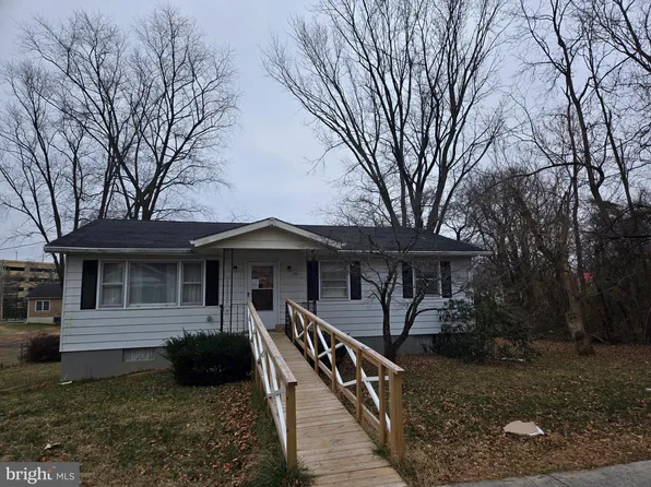 312 E 4th Ave, Ranson, WV 25438