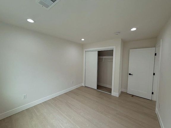 5th image of 410 Josefa St #2