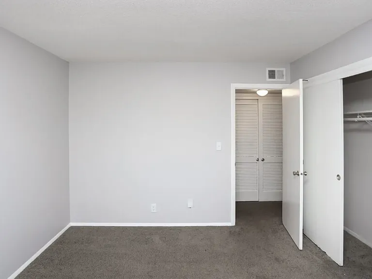 Fountainview Apartments — Photo 7