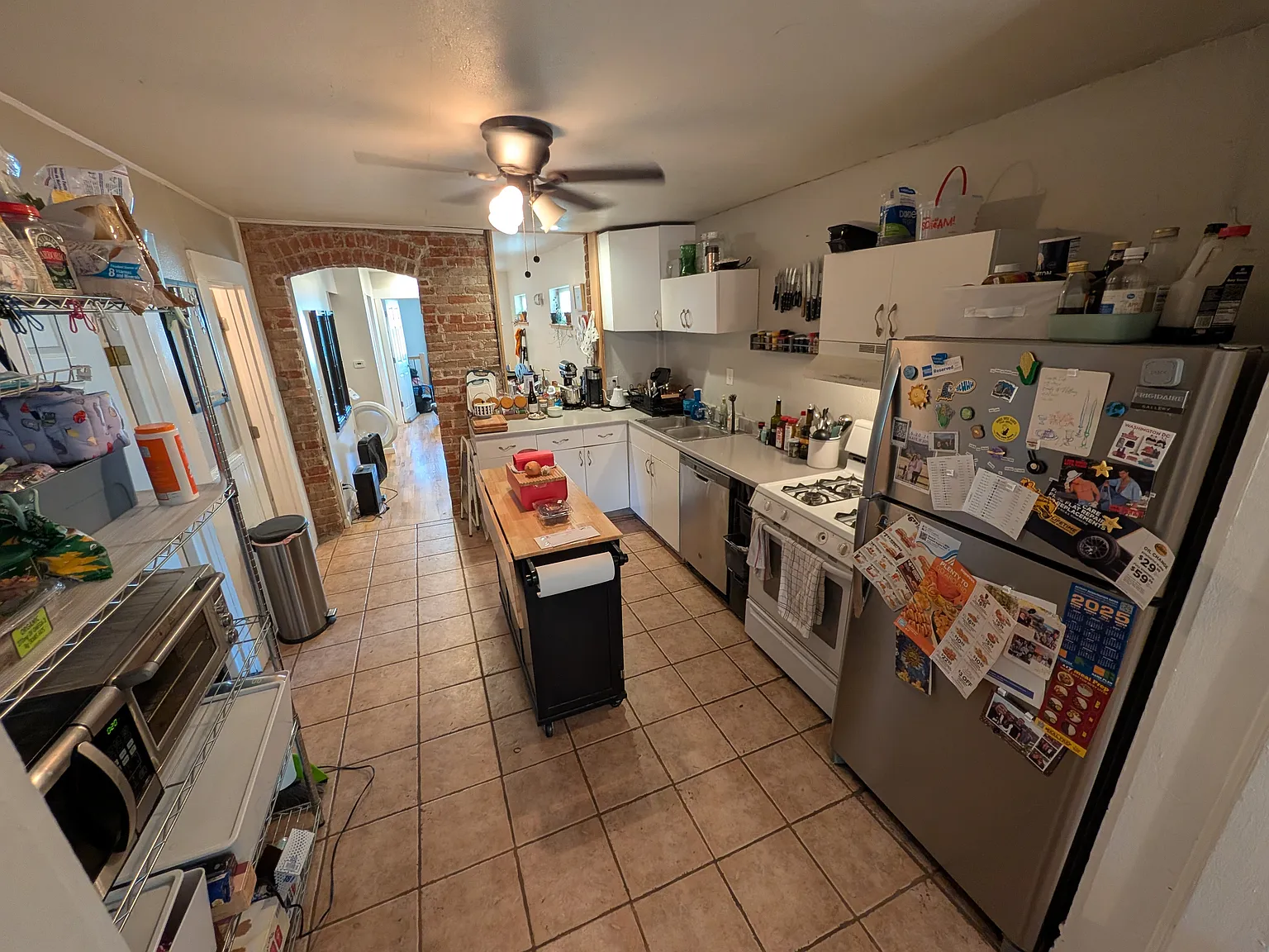 5 bed, 2000 sqft, $4,250 — Photo 2