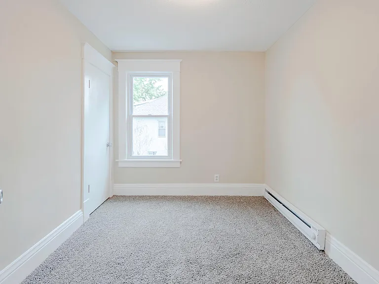 232 Lathrop St — Photo 13