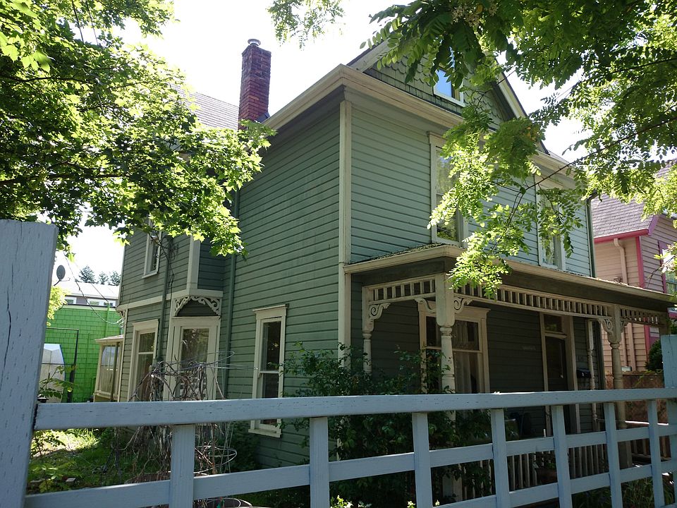 2nd image of 826 20th Ave