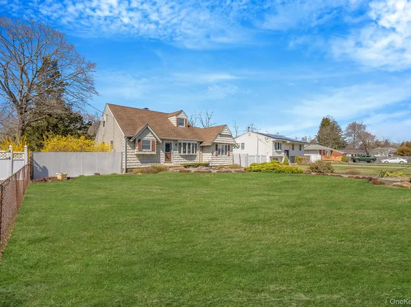 842 Greenlawn Avenue, Islip Terrace, NY 11752
