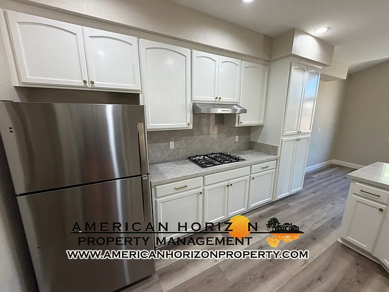 401 Cromwell Ct — Photo 5