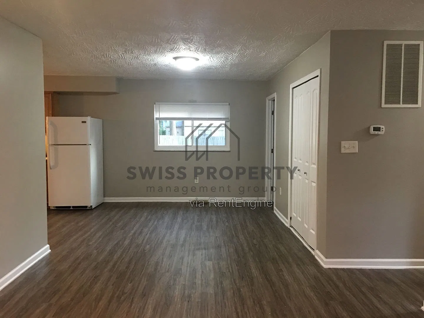 3 bed, 2.0 bath, 1208 sqft, $1,900 — Photo 3