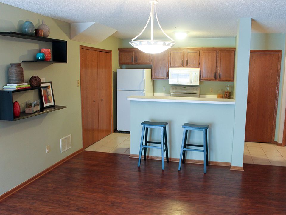 1st image of 2588 Lockwood Dr