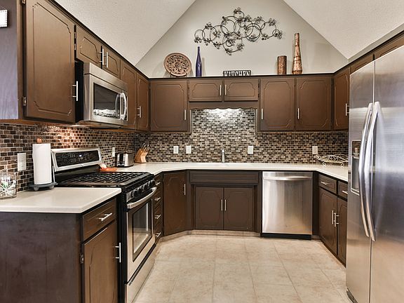 4th image of 570 N 152nd Avenue Cir