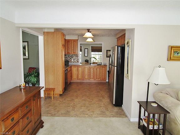 4th image of 37940 Lake Dr