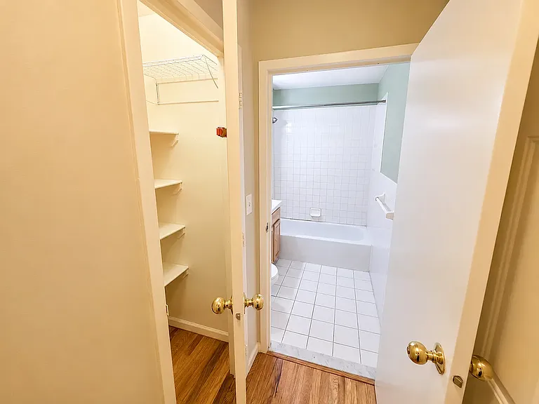 302 Hart St #2 — Photo 12