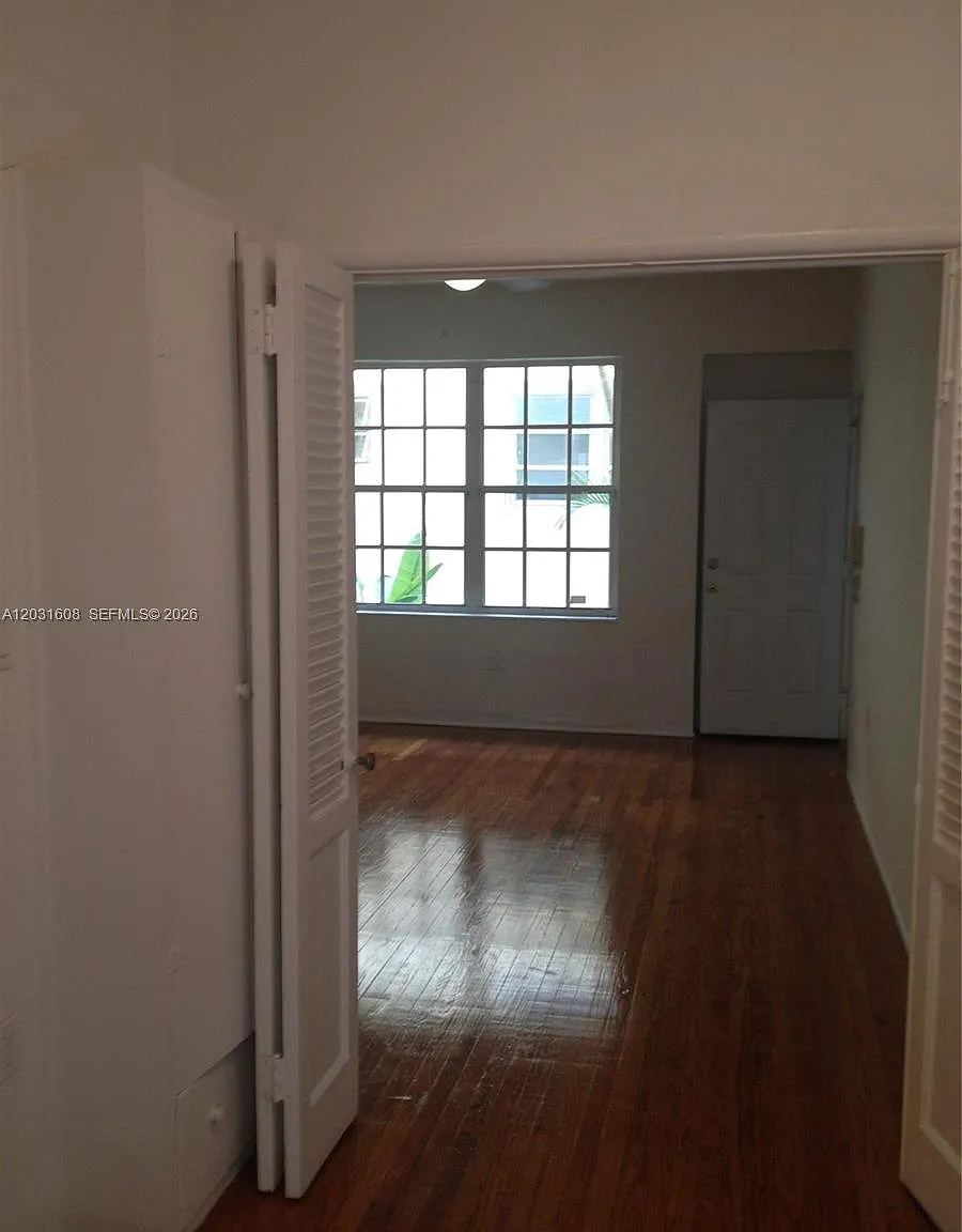 Sb Manor House Condo — Photo 2