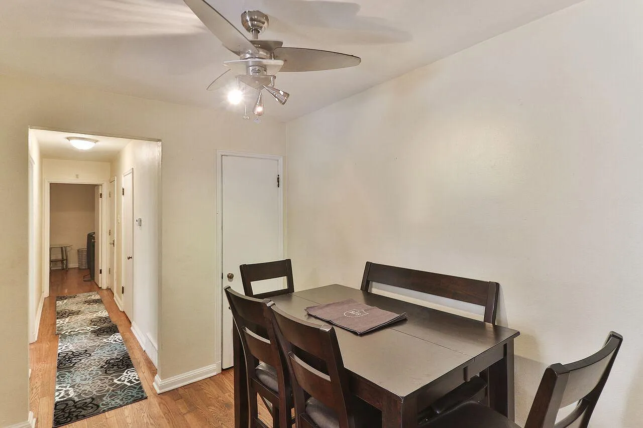 6927 Chippewa St — Photo 2