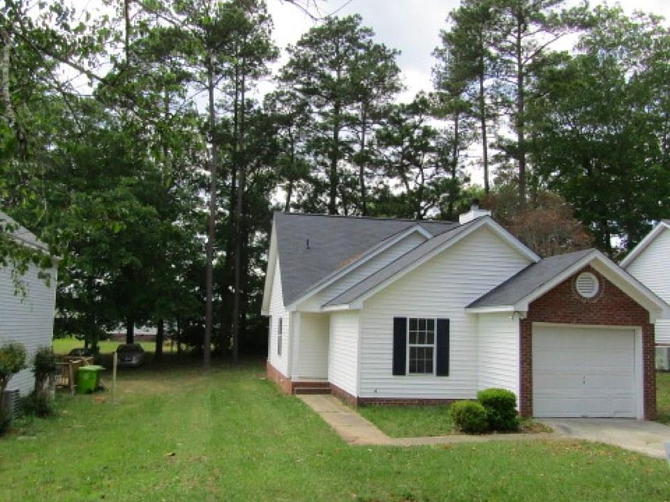 2nd image of 820 Sky Lane Dr