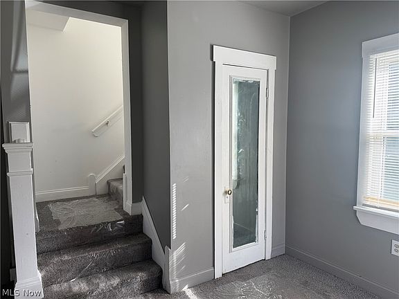 5th image of 9123 Kempton Ave