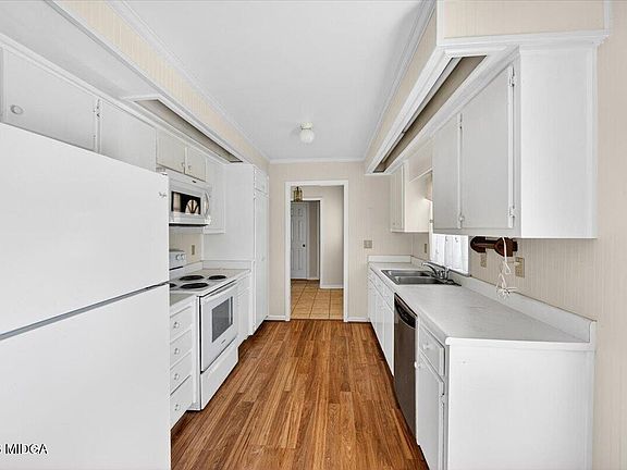 5th image of 509 Virginia St