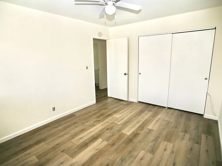 1392 Helix St — Photo 9
