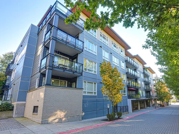 13925 Fraser Hwy #205, Surrey, BC V3T 4E6