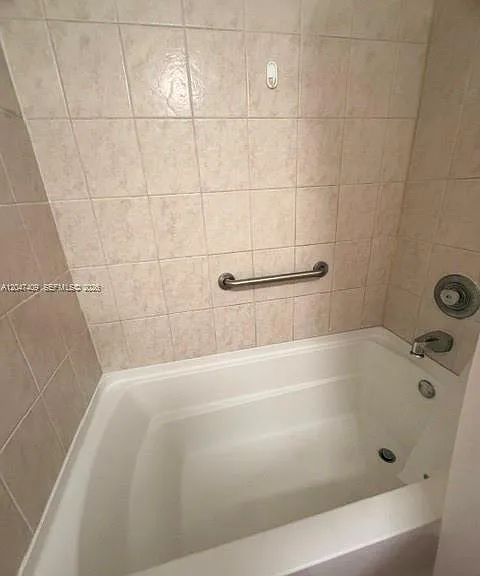 6930 Miami Gardens Dr #1-517 — Photo 8